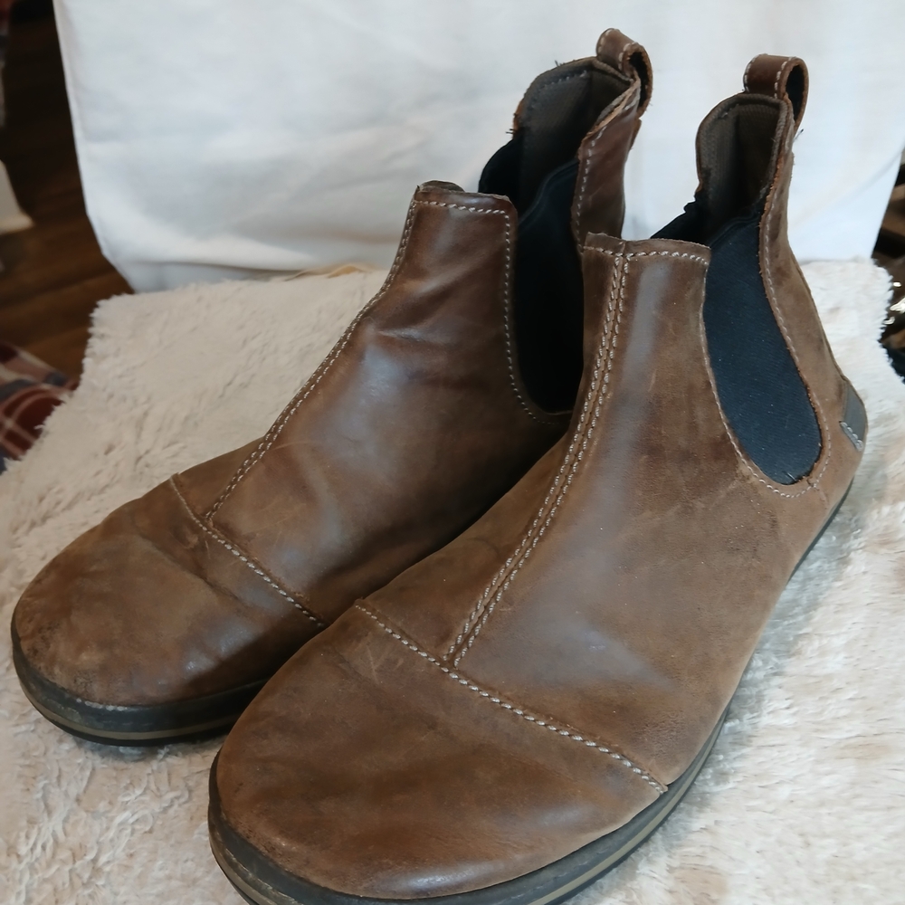 Teva Men's Tan Leather Chelsea Boots